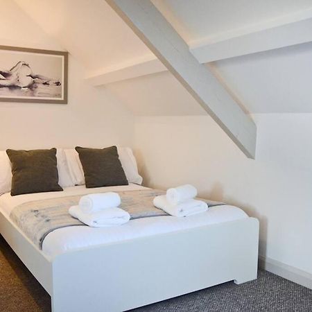 Modern Attic Studio Apartment With Harbour Views Penzance Eksteriør bilde